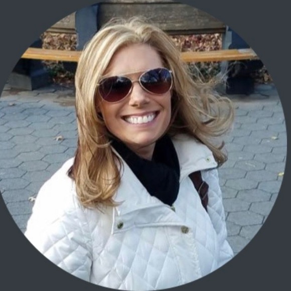 Meet your Posher, Deedee - Picture 2 of 2